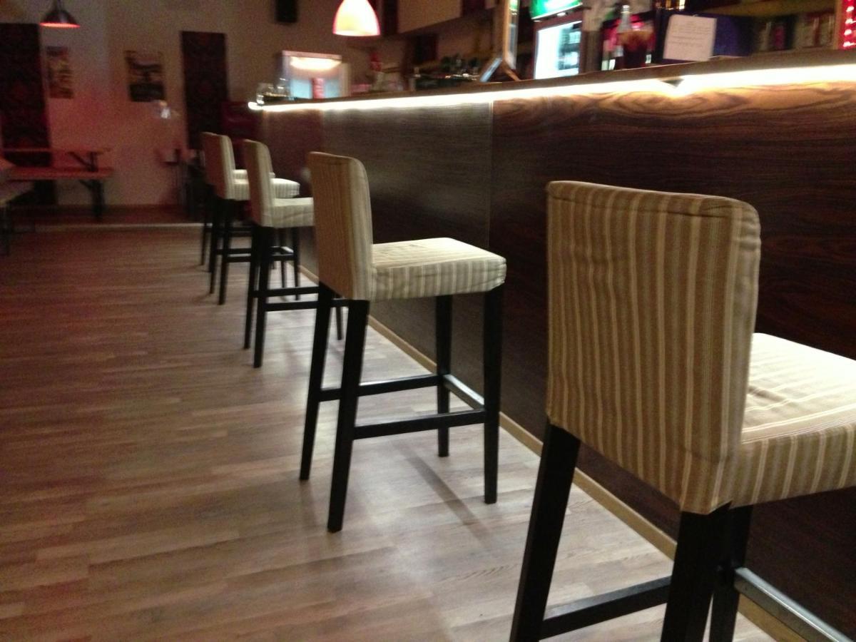 Whole Basement Former Pub For Stag Do, Bachelor House Party Flat ブダペスト エクステリア 写真