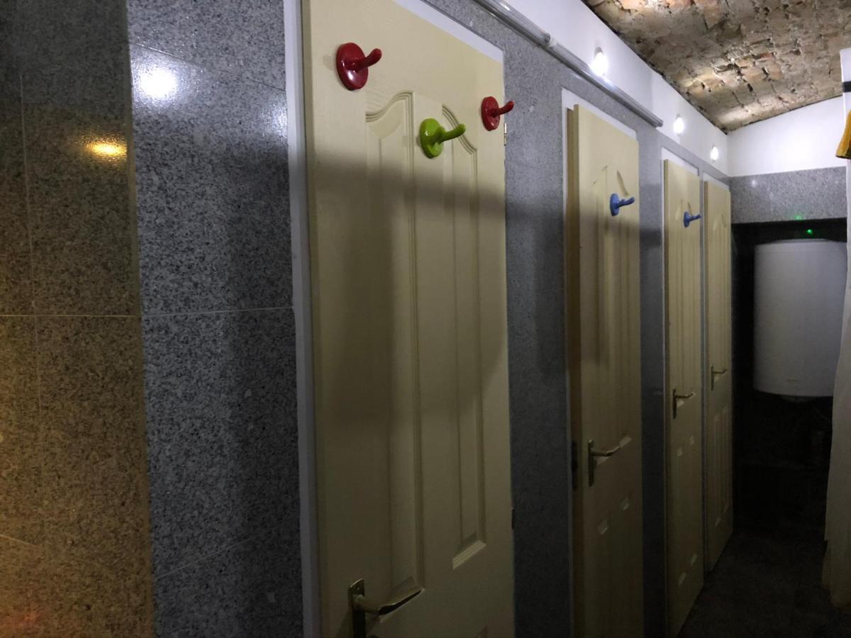 Whole Basement Former Pub For Stag Do, Bachelor House Party Flat ブダペスト エクステリア 写真