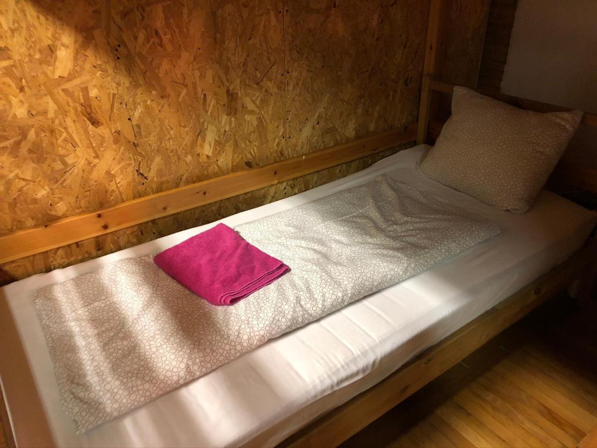 Whole Basement Former Pub For Stag Do, Bachelor House Party Flat ブダペスト エクステリア 写真